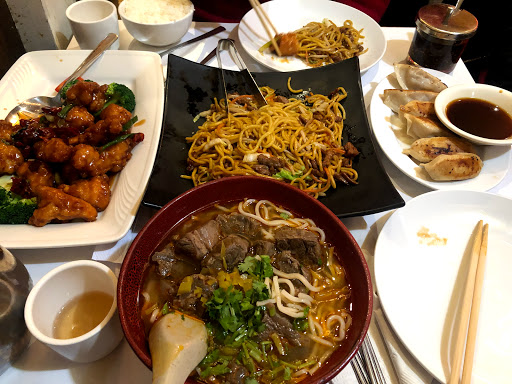 Image of Ollieโs Sichuan Chinese Restaurantโ (ๆ้ฝๅฐ่ฑก)
